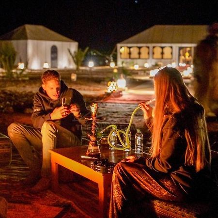 The White Camp - Your Merzouga Luxury Desert Camp & Erg Chebbi Dunes Camel Riding Zewnętrze zdjęcie