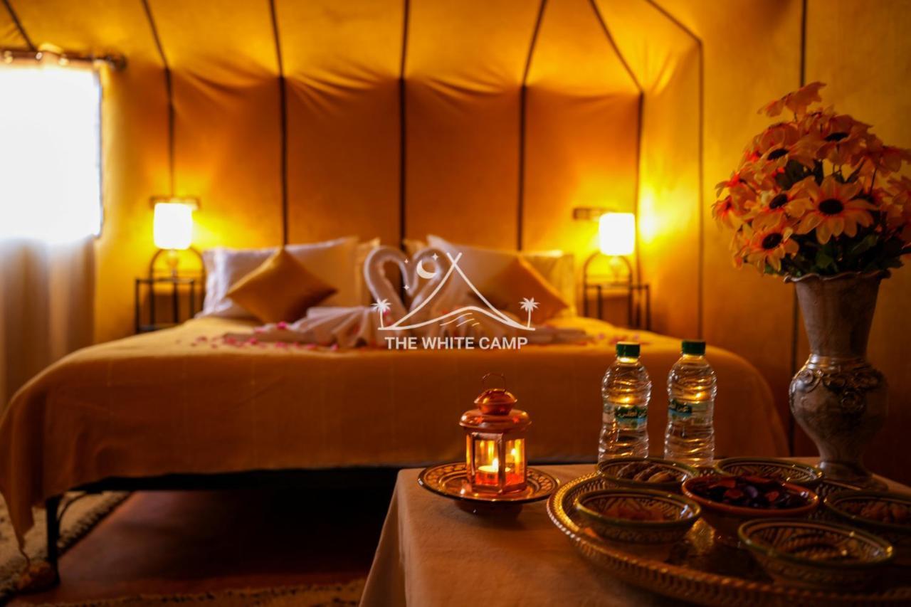 The White Camp - Your Merzouga Luxury Desert Camp & Erg Chebbi Dunes Camel Riding Zewnętrze zdjęcie
