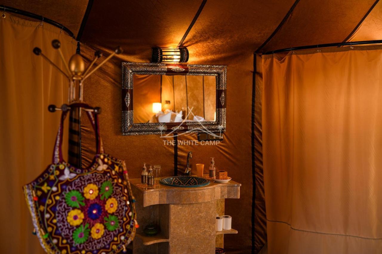 The White Camp - Your Merzouga Luxury Desert Camp & Erg Chebbi Dunes Camel Riding Zewnętrze zdjęcie