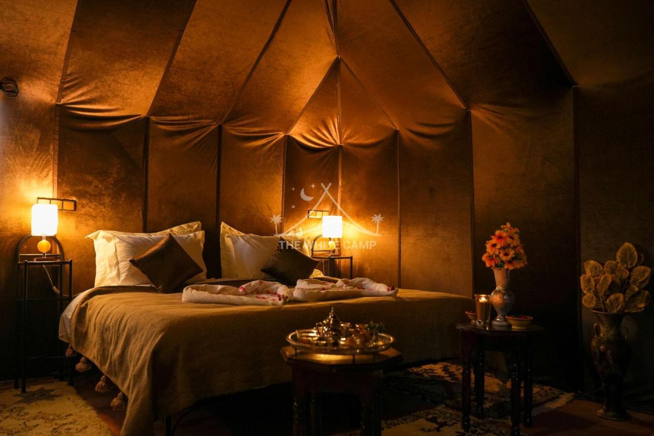 The White Camp - Your Merzouga Luxury Desert Camp & Erg Chebbi Dunes Camel Riding Zewnętrze zdjęcie