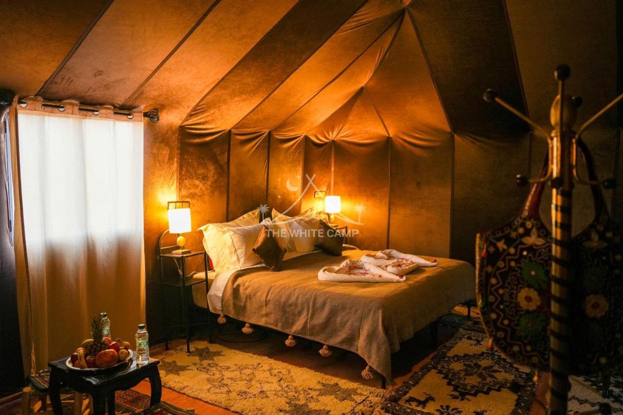 The White Camp - Your Merzouga Luxury Desert Camp & Erg Chebbi Dunes Camel Riding Zewnętrze zdjęcie