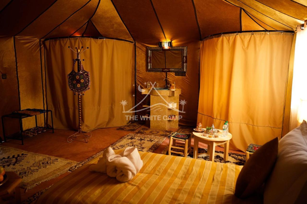 The White Camp - Your Merzouga Luxury Desert Camp & Erg Chebbi Dunes Camel Riding Zewnętrze zdjęcie