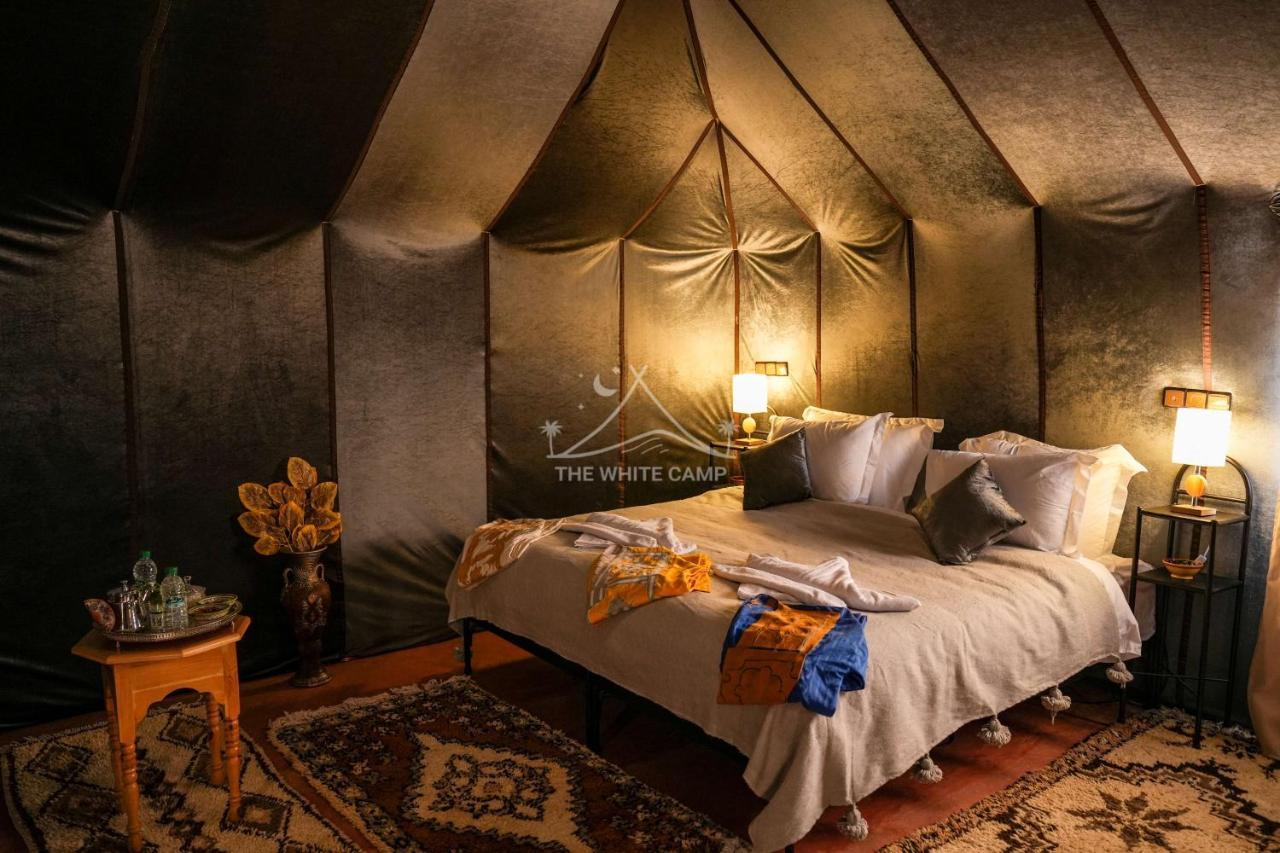 The White Camp - Your Merzouga Luxury Desert Camp & Erg Chebbi Dunes Camel Riding Zewnętrze zdjęcie