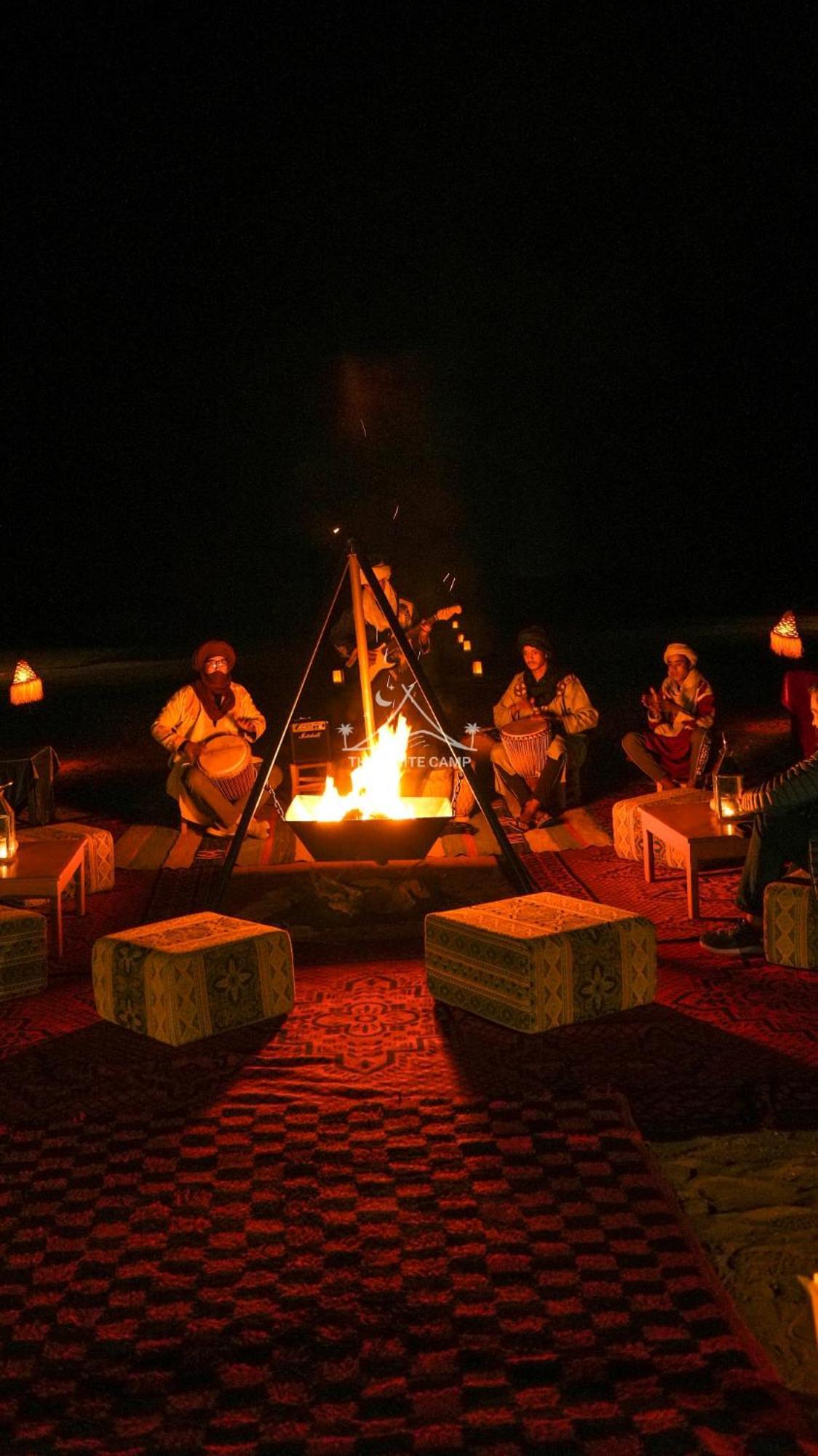The White Camp - Your Merzouga Luxury Desert Camp & Erg Chebbi Dunes Camel Riding Zewnętrze zdjęcie