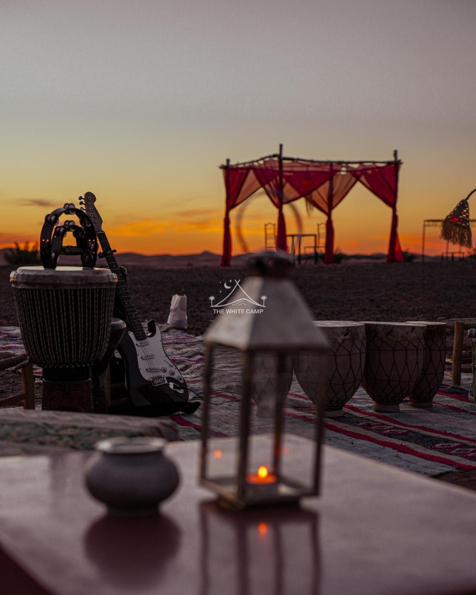 The White Camp - Your Merzouga Luxury Desert Camp & Erg Chebbi Dunes Camel Riding Zewnętrze zdjęcie