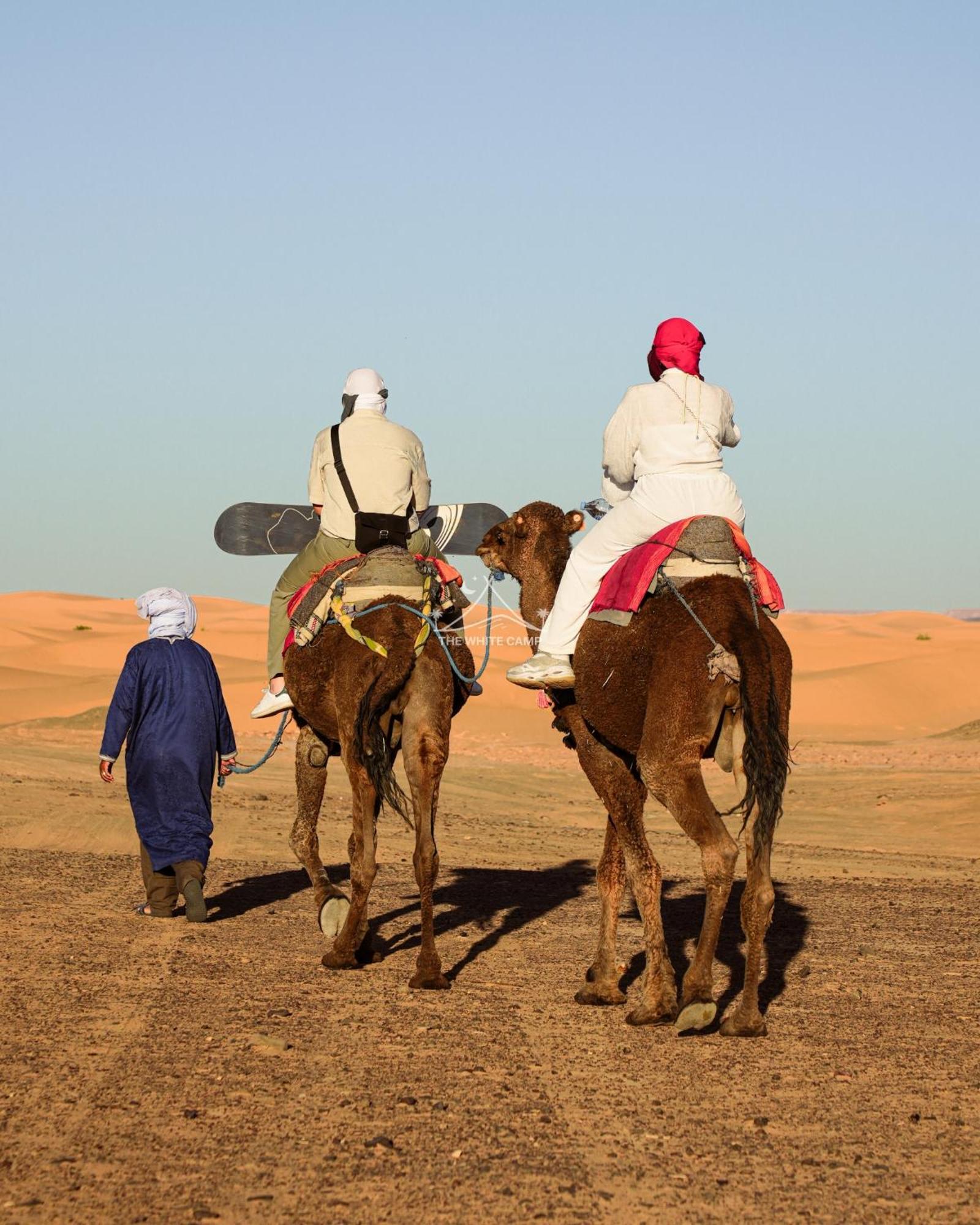 The White Camp - Your Merzouga Luxury Desert Camp & Erg Chebbi Dunes Camel Riding Zewnętrze zdjęcie