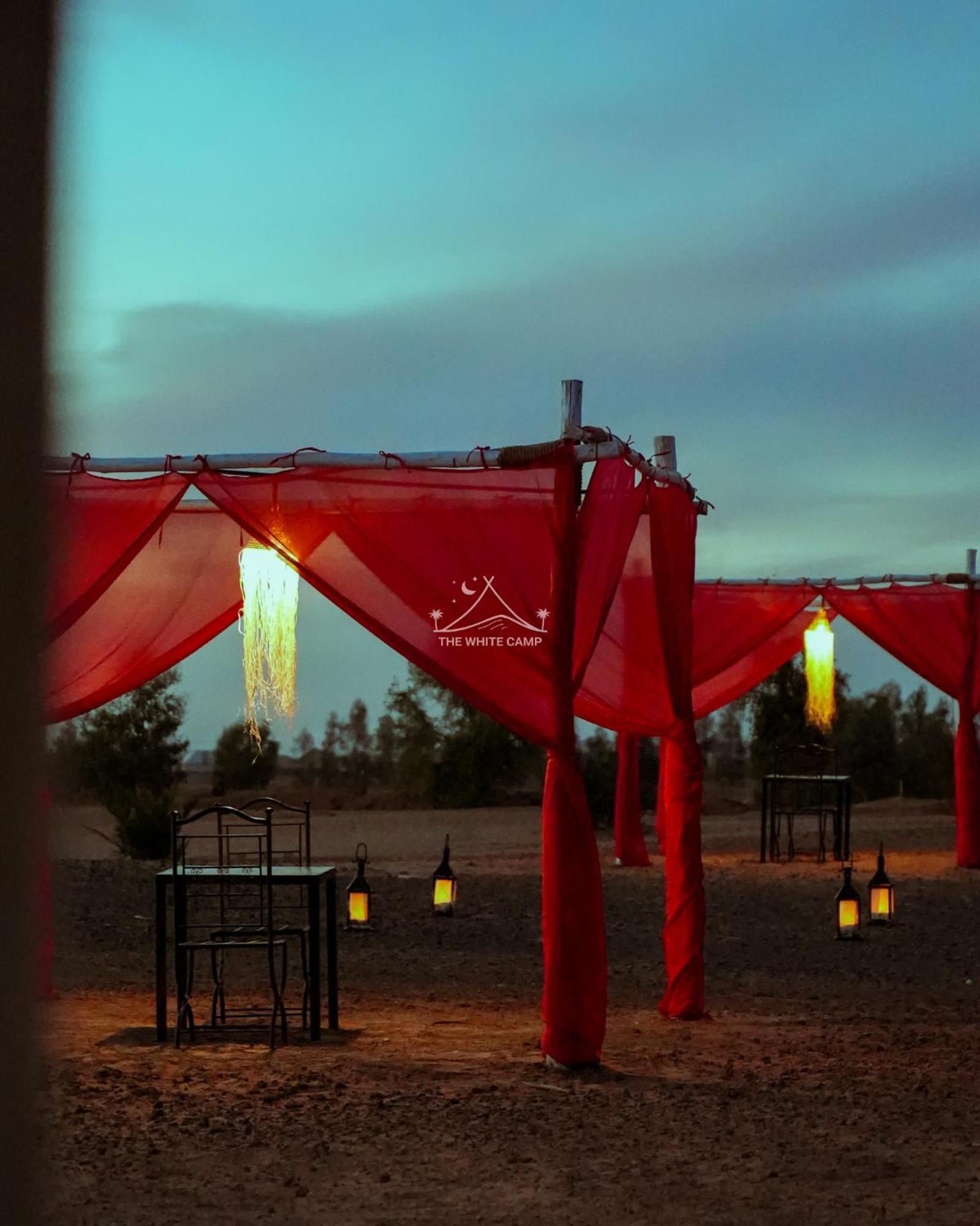 The White Camp - Your Merzouga Luxury Desert Camp & Erg Chebbi Dunes Camel Riding Zewnętrze zdjęcie