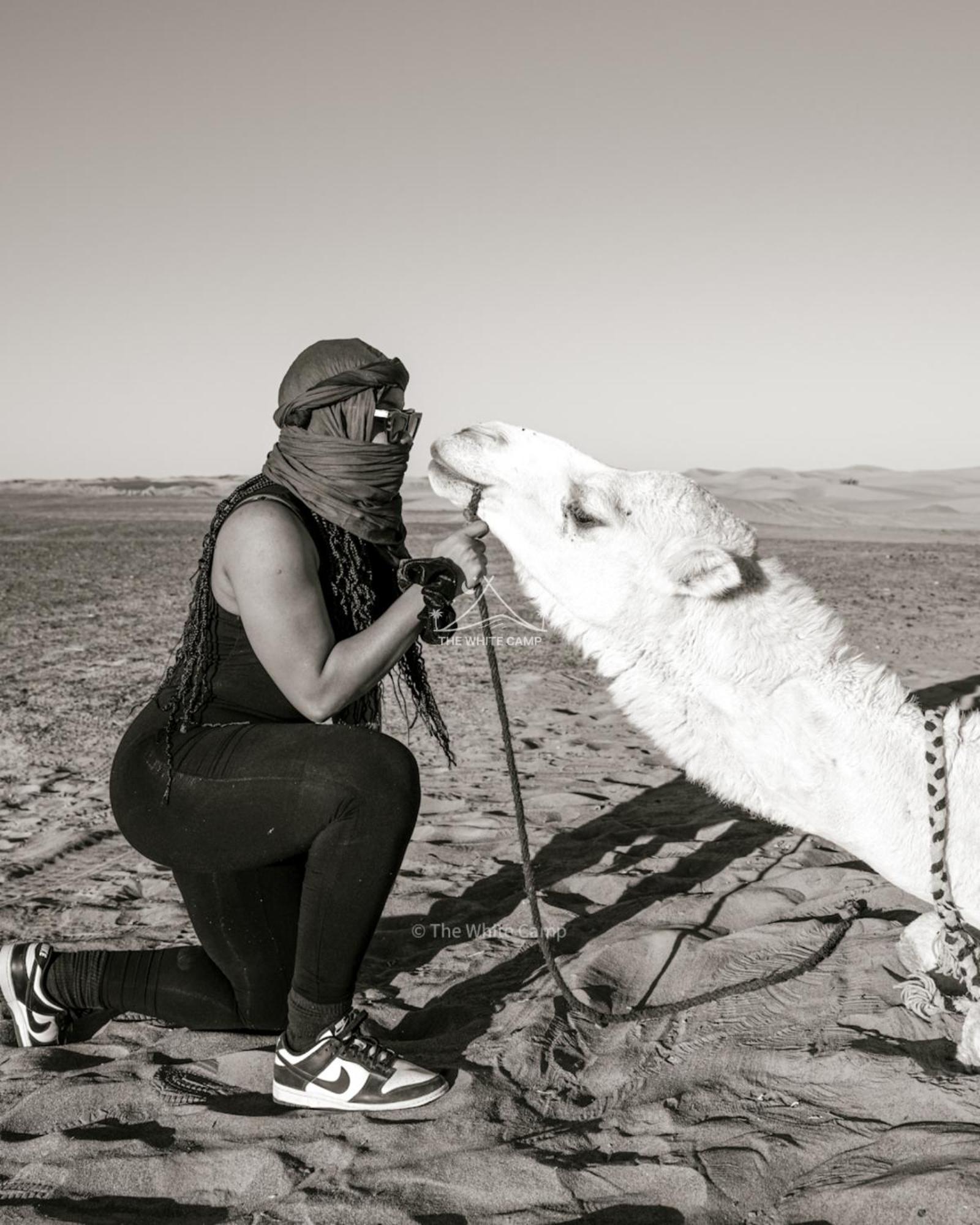 The White Camp - Your Merzouga Luxury Desert Camp & Erg Chebbi Dunes Camel Riding Zewnętrze zdjęcie