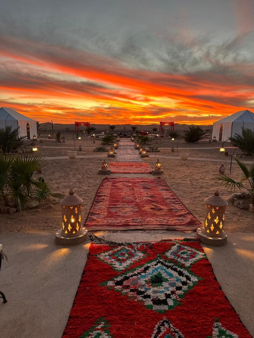 The White Camp - Your Merzouga Luxury Desert Camp & Erg Chebbi Dunes Camel Riding Zewnętrze zdjęcie